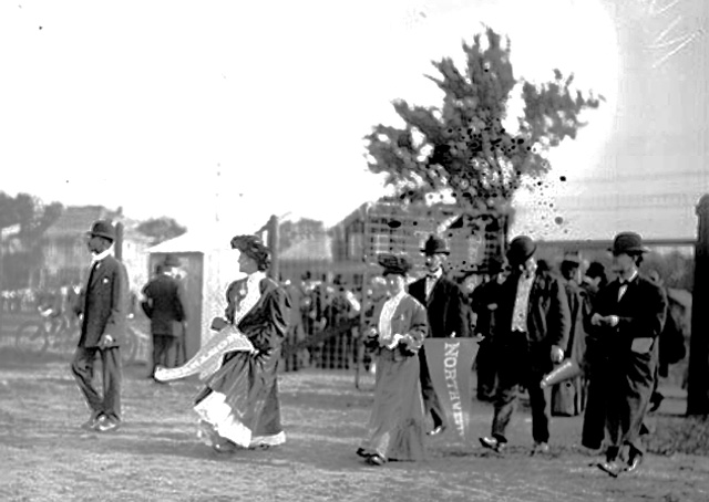 Football fans going to the Purdue/Northwestern game in 1908